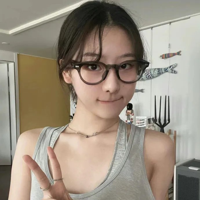 都市丽人封面